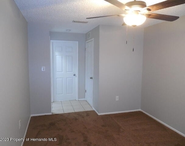 6051 Chesham Drive - Photo Thumbnail 6