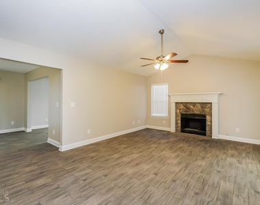 233 Cedars Glen Circle - Photo Thumbnail 2