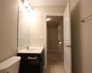 1260 Elderwood Way - Photo Thumbnail 17