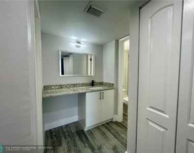 8850 Fontainebleau Blvd - Photo Thumbnail 20