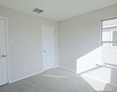 207 Pleasanton Spring - Photo Thumbnail 24