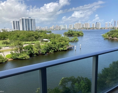 16385 Biscayne Blvd - Photo Thumbnail 5