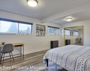 1107 Ne 65th Street Unit A - Photo Thumbnail 10