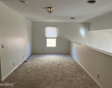 6929 R Collinswood Dr - Photo Thumbnail 13