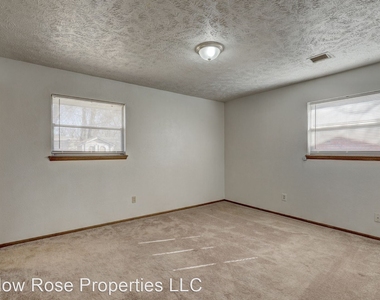 2804 N Rockwell Ave - Photo Thumbnail 7