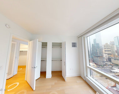 555 West 38th Street - Photo Thumbnail 11