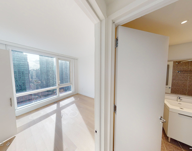 555 West 38th Street - Photo Thumbnail 7