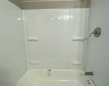 2645 Lakeside Dr. - Photo Thumbnail 10