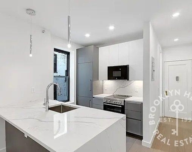 19 Wyckoff Street - Photo Thumbnail 2