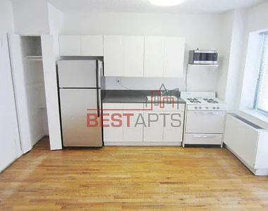 343 West 51st Street - Photo Thumbnail 4