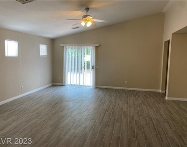 3260 Fossil Springs Street - Photo Thumbnail 6