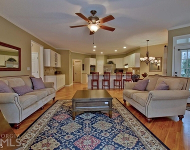 404 Burgess Point - Photo Thumbnail 12