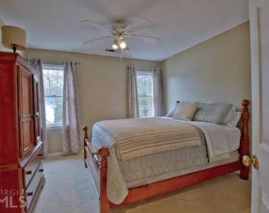 404 Burgess Point - Photo Thumbnail 30