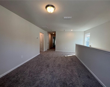 284 Wells Circle - Photo Thumbnail 13