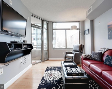 3600 S Glebe Rd #215w - Photo Thumbnail 7