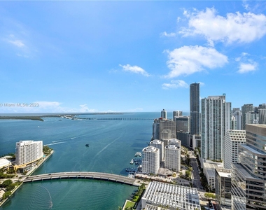 495 Brickell Ave - Photo Thumbnail 1