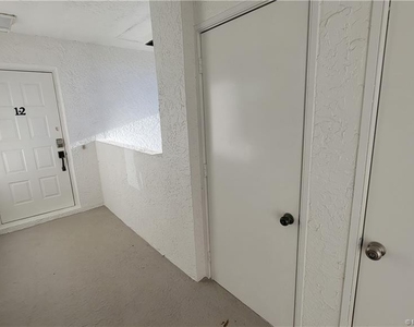 6161 Se Landing Way - Photo Thumbnail 4