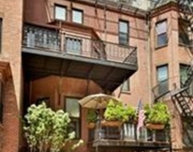 365 Beacon Street - Photo Thumbnail 12