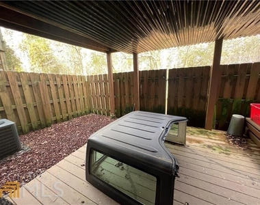 2104 Queen Anne Ct - Photo Thumbnail 23