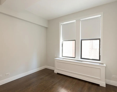 West 70 St  - Photo Thumbnail 5