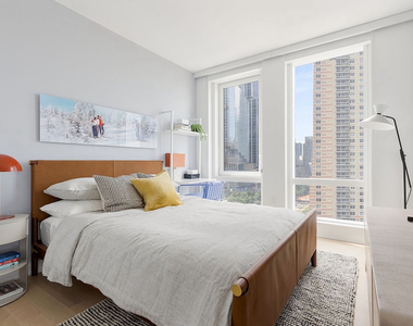 West 38th street - Photo Thumbnail 4