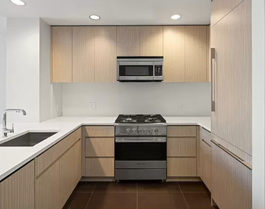 West 66  St  - Photo Thumbnail 3