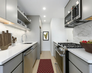 West 87 St  - Photo Thumbnail 3