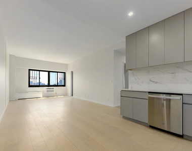 West 85 St  - Photo Thumbnail 1