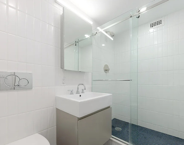 West 85 St  - Photo Thumbnail 5