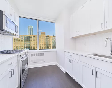 West 67 St  - Photo Thumbnail 2