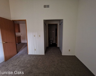 Sunrise Oaks Apartments - Photo Thumbnail 4