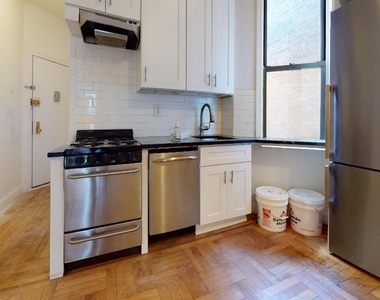 226 East 36 Street - Photo Thumbnail 4