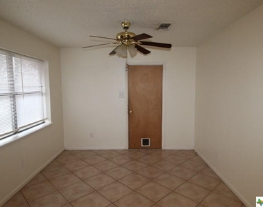 703 Traci Drive - Photo Thumbnail 3