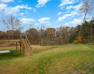 5762 Azra Court - Photo Thumbnail 23