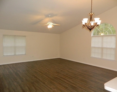 7725 N Briarcreek - Photo Thumbnail 7