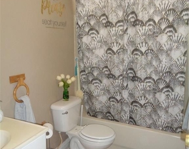 9571 Sunset Strip - Photo Thumbnail 12