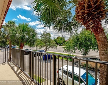 10681 Royal Palm Blvd - Photo Thumbnail 15