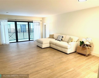 2029 N Ocean Blvd - Photo Thumbnail 4