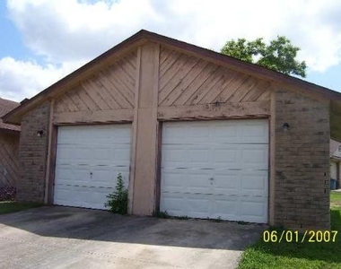 8902 Meadow Trace St - Photo Thumbnail 15