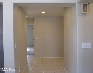 1540 Addington Drive - Photo Thumbnail 13