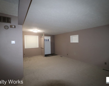 719 E Eldora Lane - Photo Thumbnail 2