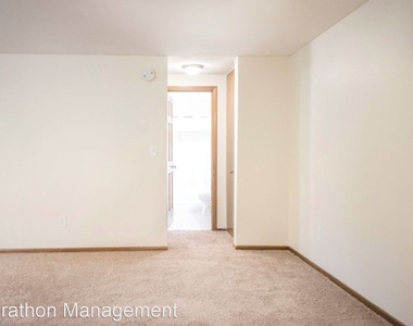 101 Glenbrook Road - Photo Thumbnail 15