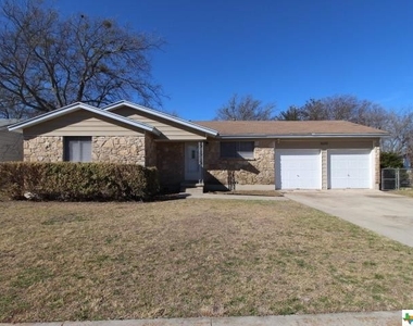 2609 Live Oak Drive - Photo Thumbnail 1