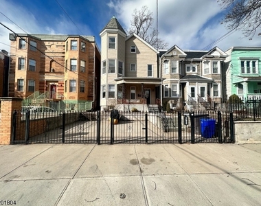 398 Summer Ave - Photo Thumbnail 0