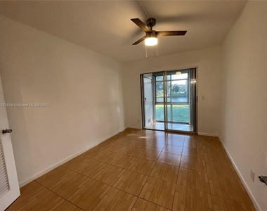 220 Westbury L - Photo Thumbnail 10