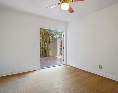 902 Superba Ave - Photo Thumbnail 29