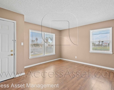 424 W Acacia Ave - Photo Thumbnail 14