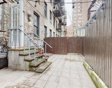 East 18th Street - Photo Thumbnail 1