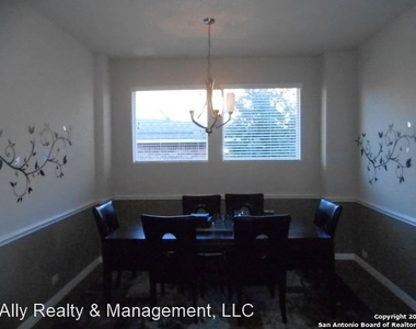 1814 Lindal Pointe - Photo Thumbnail 2