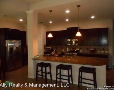 1814 Lindal Pointe - Photo Thumbnail 3